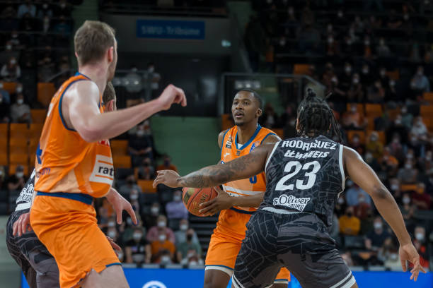 和弹性空间 和弹性空间